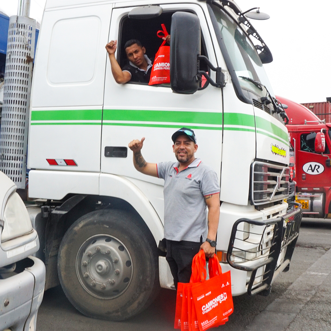 Activaciones camiones chinos peru